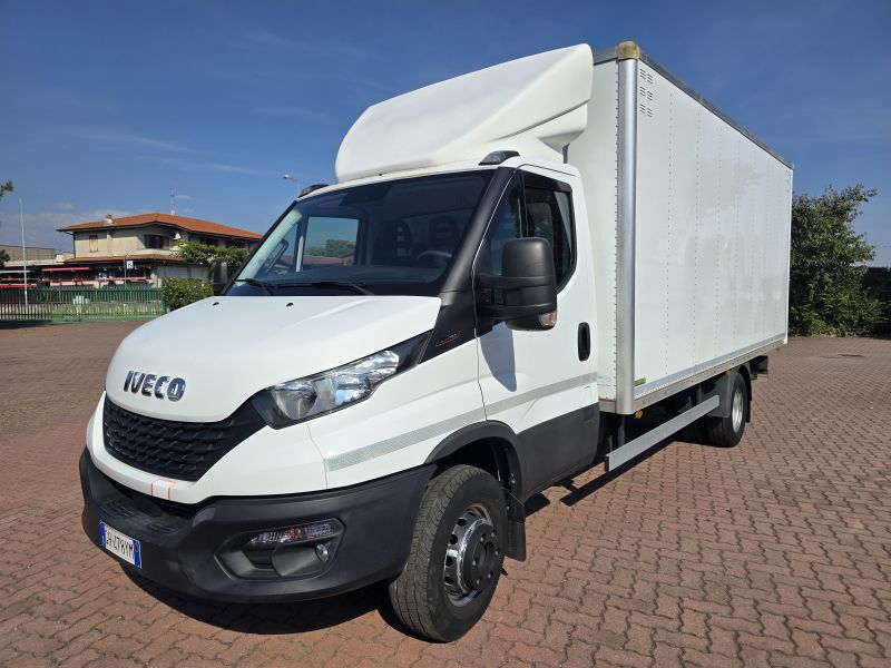 Iveco Daily 60C18 Patente C con sponda